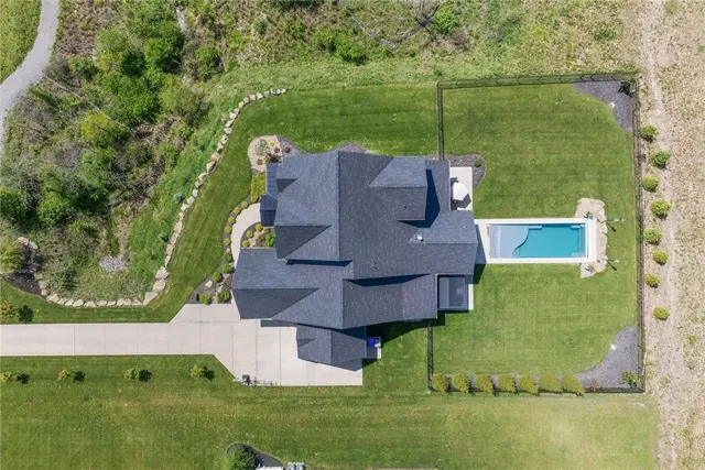 136 Morningside Dr gallery image 38