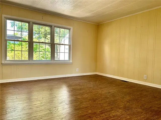 136 York Rd gallery image 19