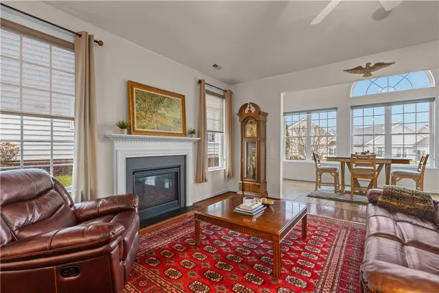 137 Freedom Ln gallery image 4