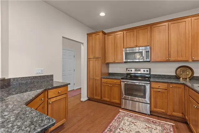 137 Freedom Ln gallery image 7