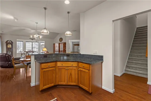 137 Freedom Ln gallery image 8