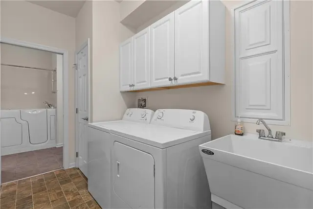 137 Freedom Ln gallery image 32