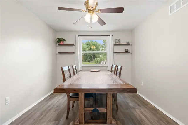 137 Mcdonald Dr gallery image 3