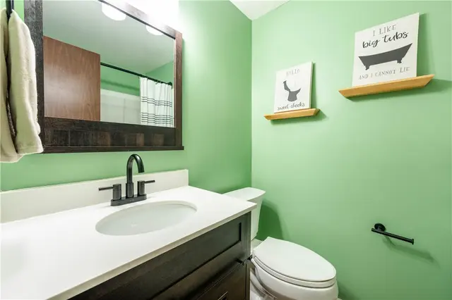 137 Parkwood Drive gallery image 10