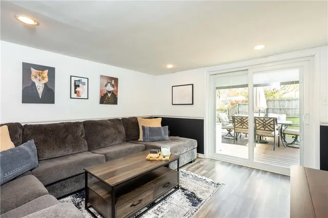 137 Parkwood Drive gallery image 11