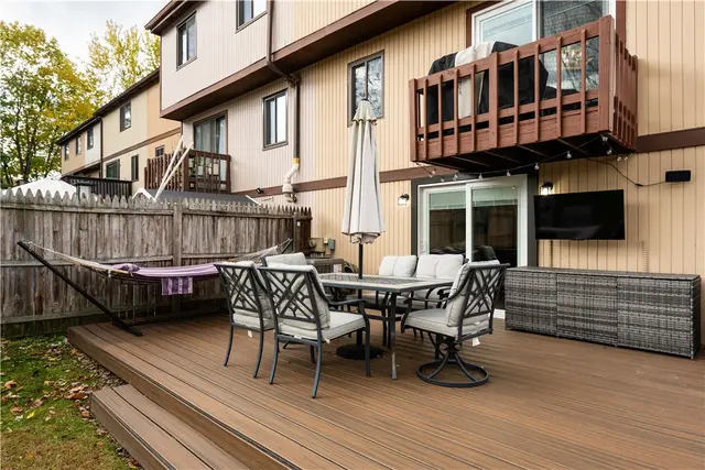 137 Parkwood Drive gallery image 14