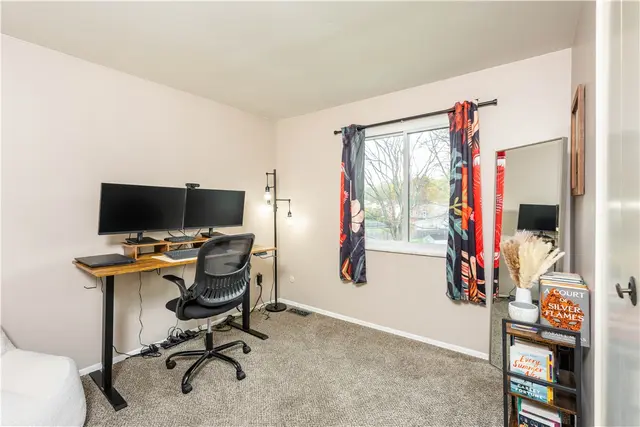 137 Parkwood Drive gallery image 15