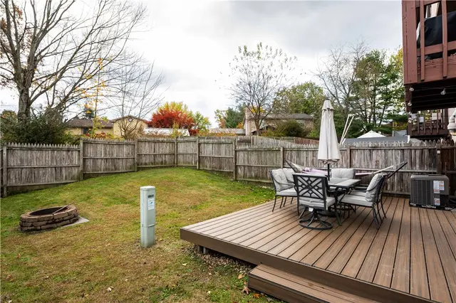 137 Parkwood Drive gallery image 17