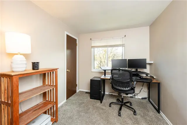 137 Parkwood Drive gallery image 23