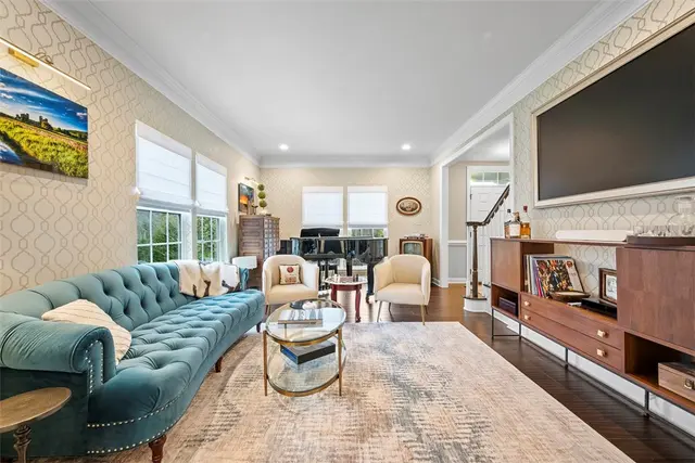 137 Sweetwater Drive gallery image 5