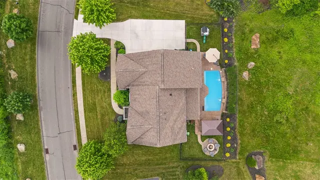137 Sweetwater Drive gallery image 20