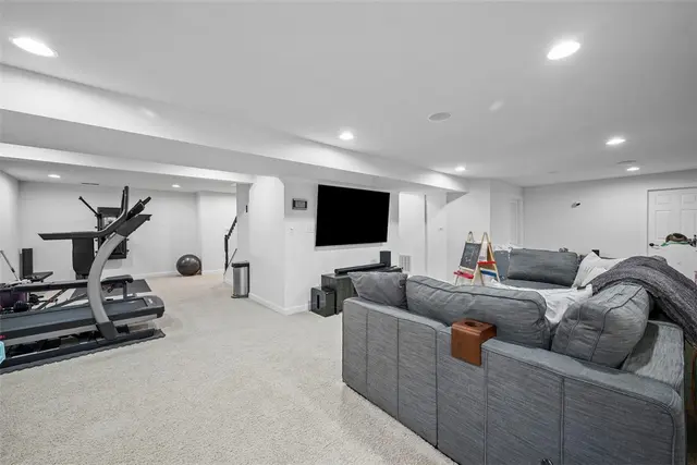 137 Sweetwater Drive gallery image 45