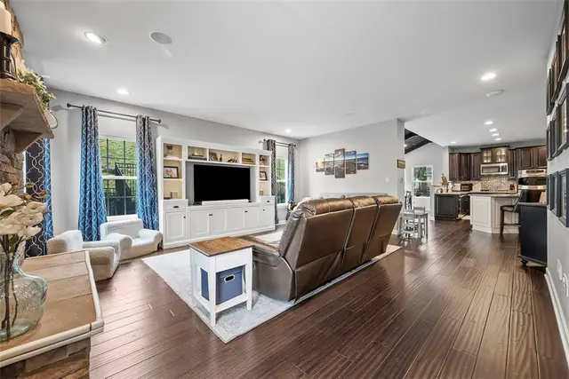 137 Sweetwater Drive gallery image 47