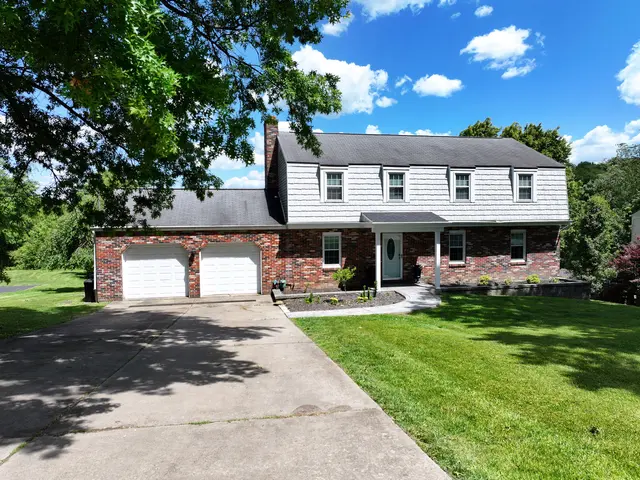 1373 Magee ROAD gallery image 2