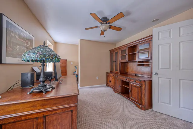 1373 Magee ROAD gallery image 3