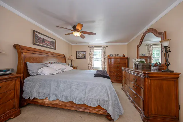 1373 Magee ROAD gallery image 6