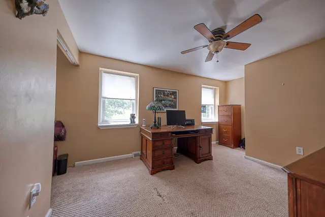 1373 Magee ROAD gallery image 7