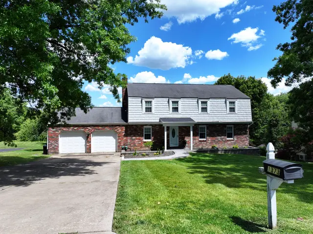 1373 Magee ROAD gallery image 28