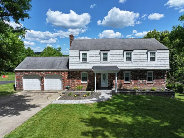 1373 Magee ROAD gallery image 39