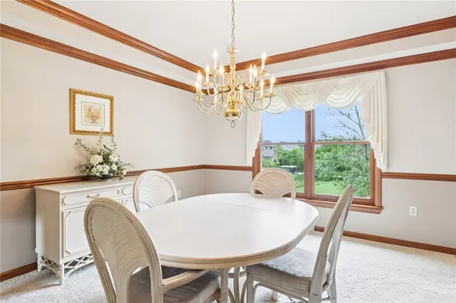 1386 Royal Oak Drive gallery image 4