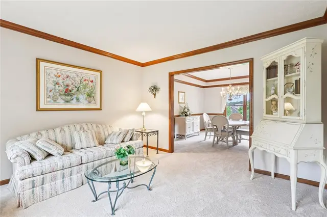 1386 Royal Oak Drive gallery image 16