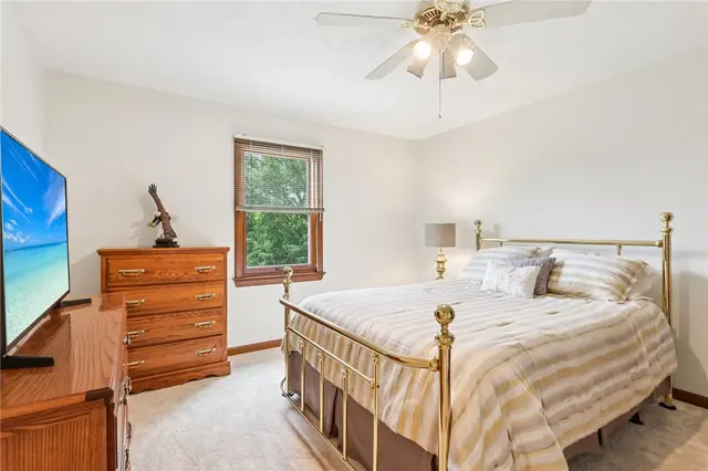 1386 Royal Oak Drive gallery image 33