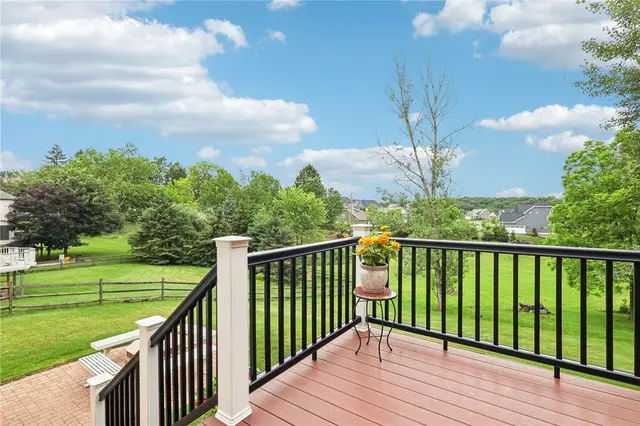 1386 Royal Oak Drive gallery image 35