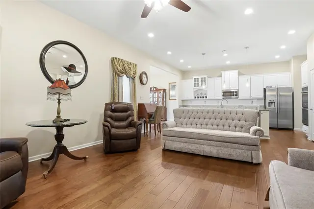 139 Olivia Avenue gallery image 20