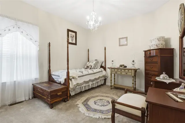 139 Olivia Avenue gallery image 27