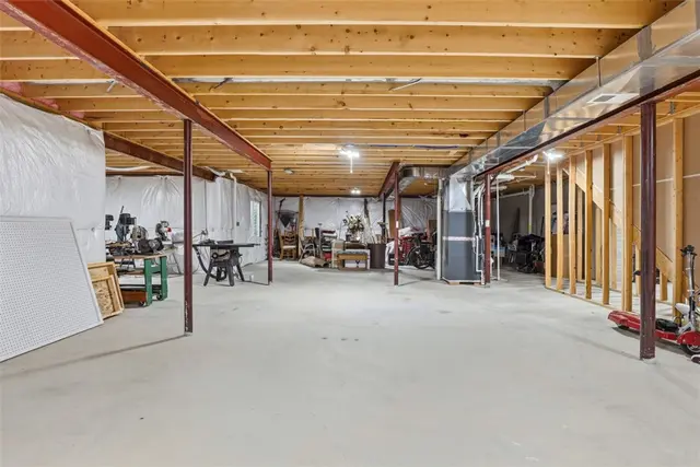 139 Olivia Avenue gallery image 38
