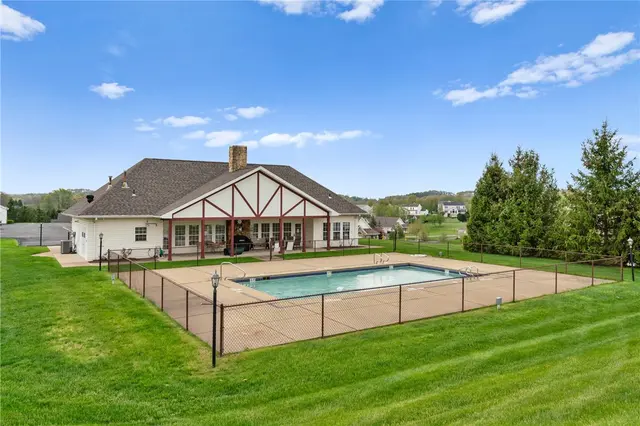 140 Canter Ln gallery image 11