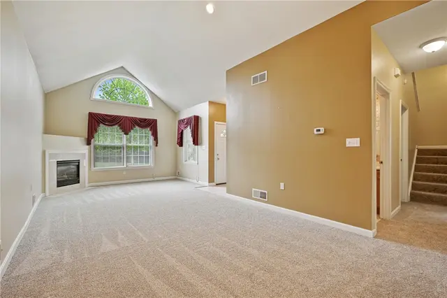 140 Canter Ln gallery image 14