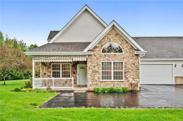 140 Canter Ln gallery image 24