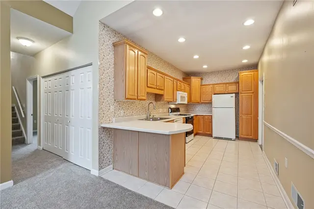140 Canter Ln gallery image 26