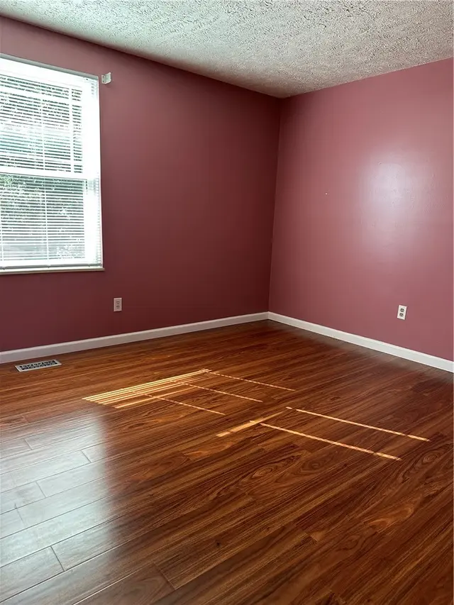 1400 Ivywood Dr gallery image 5