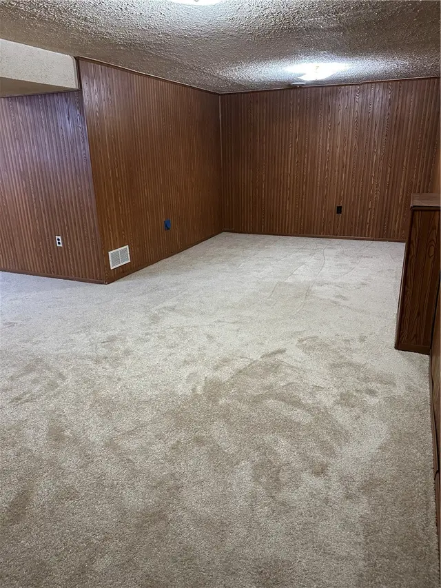 1400 Ivywood Dr gallery image 13