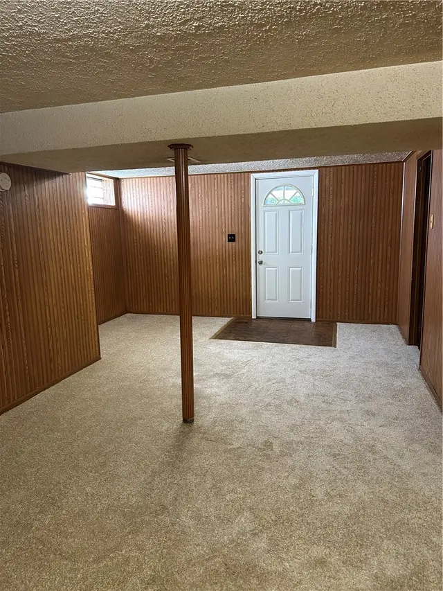 1400 Ivywood Dr gallery image 17