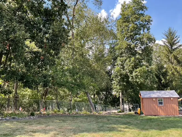 1400 Ivywood Dr gallery image 25