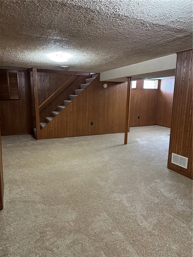 1400 Ivywood Dr gallery image 32