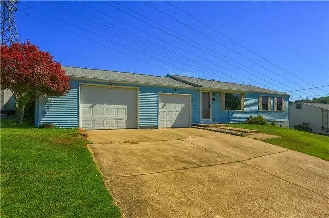 1401 Balsam Dr gallery image 2