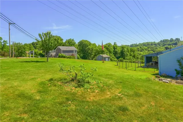 1401 Balsam Dr gallery image 9