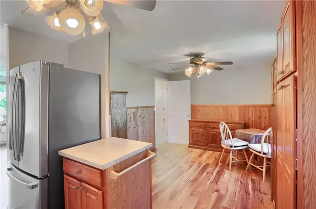 1401 Balsam Dr gallery image 12