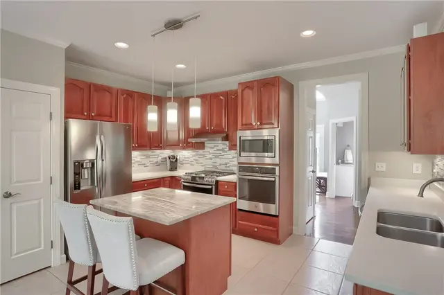 1403 Field Club Ct gallery image 2