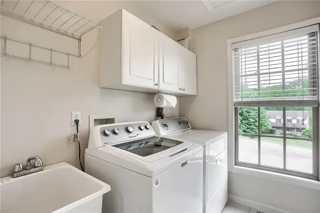1403 Field Club Ct gallery image 20