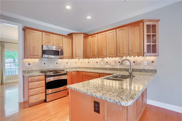 1403 Torrey Pine Drive gallery image 25