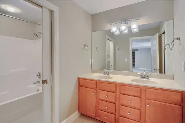 1403 Torrey Pine Drive gallery image 26