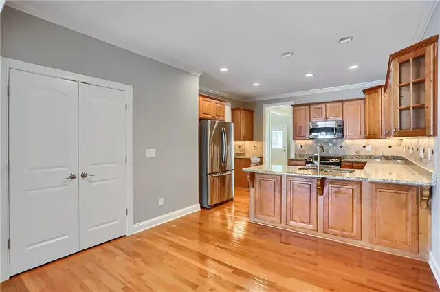 1403 Torrey Pine Drive gallery image 31