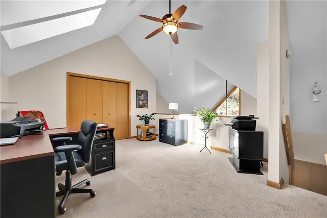 1403 Towne Square Dr gallery image 4