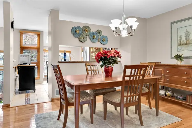 1403 Towne Square Dr gallery image 13