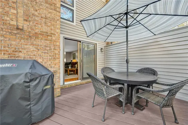 1403 Towne Square Dr gallery image 21